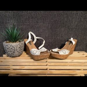 Woman’s American Eagle heels